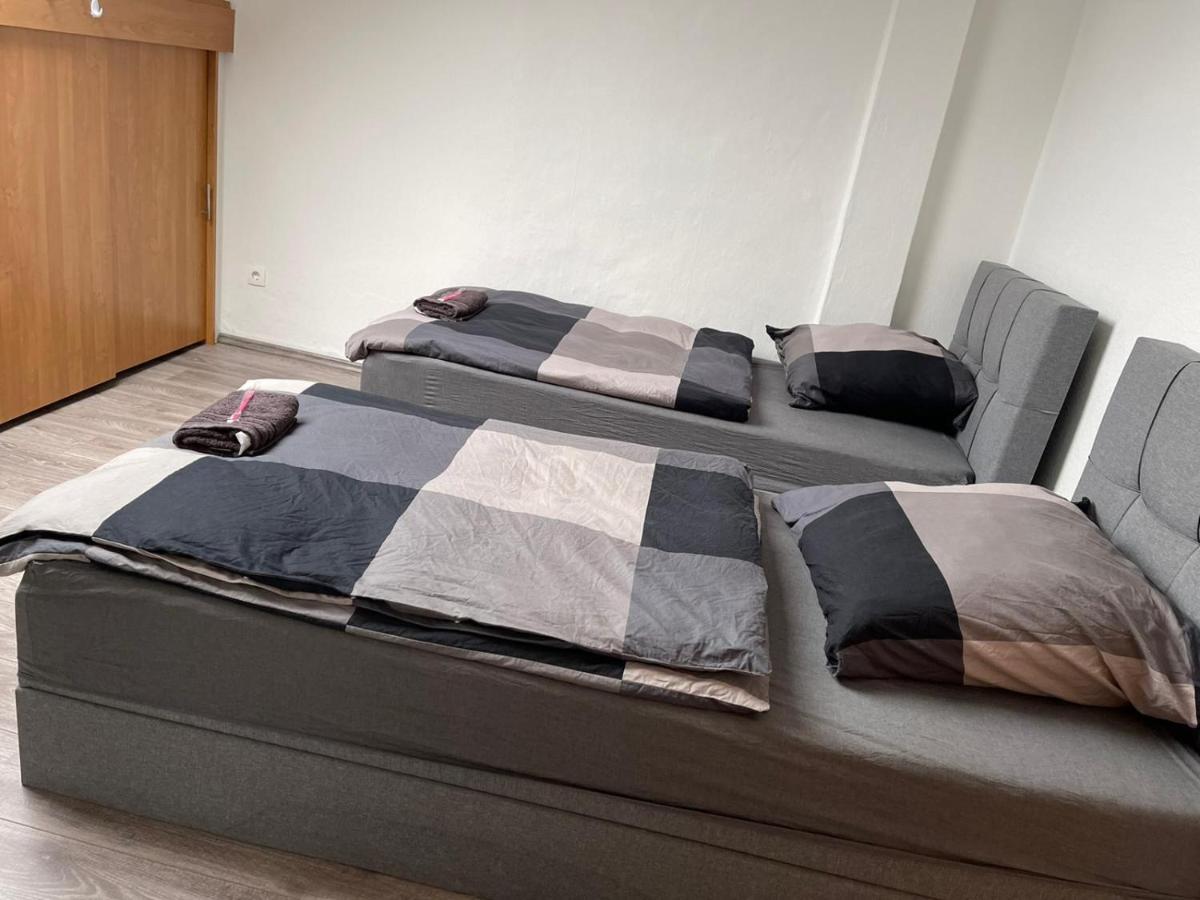 Apartment Bis Zu 8 Einzelbetten Stellplatz Wifi Essen Exteriör bild