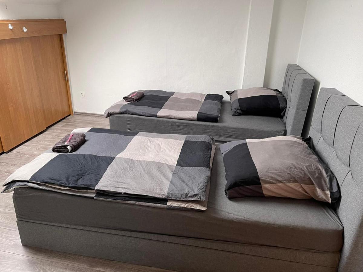 Apartment Bis Zu 8 Einzelbetten Stellplatz Wifi Essen Exteriör bild